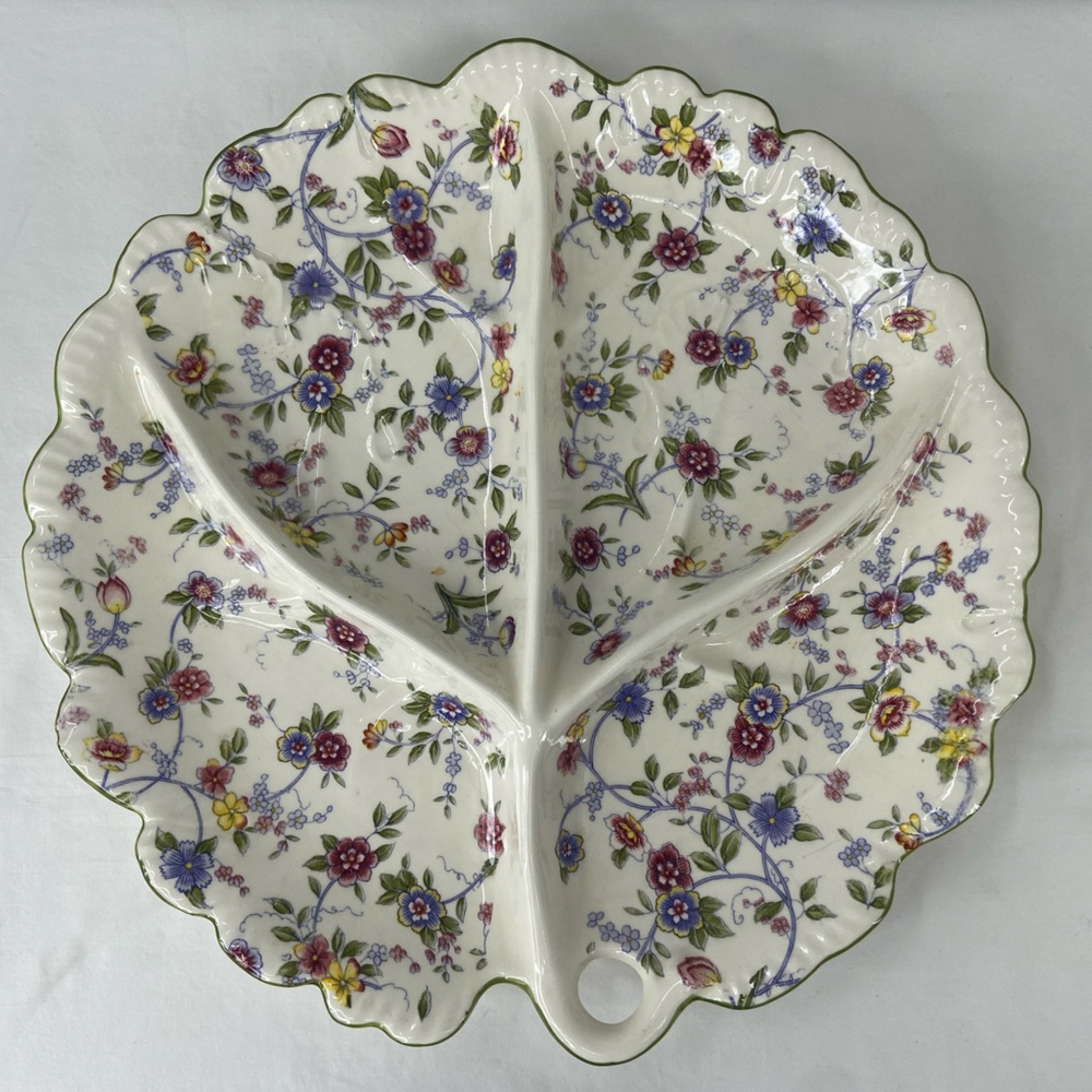 Corona Floral Leaf-Shaped Divided Plate‎